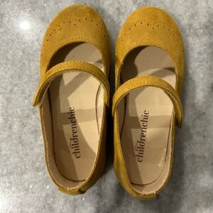 Childrenchic Mustard Suede Shoes Size 27